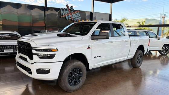 RAM 3500 6.7 I6 TURBO DIESEL LARAMIE NIGHT EDITION CD 4X4 AUTOMÁTICO RAM 3500 6.7 I6 TURBO DIESEL LARAMIE NIGHT EDITION CD 4X4 AUTOMÁTICO